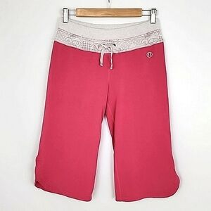Lululemon Crop Capri Pants Pink Cream Straight Leg Stretch 16" Inseam Size 6